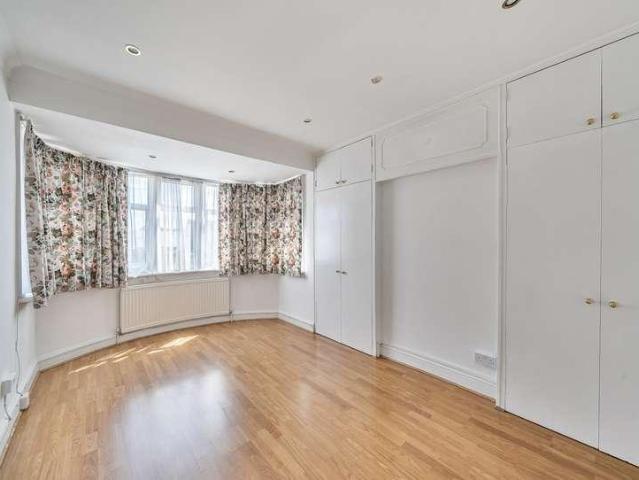 House for sale in Kingsbury, Greater London