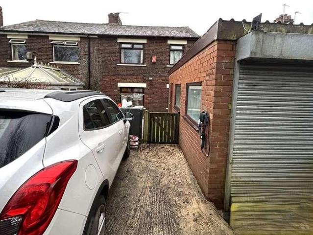 House for sale in Shaw and Crompton, Pendock