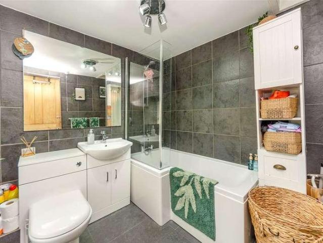 House for sale in Llanllyfni, Talysarn