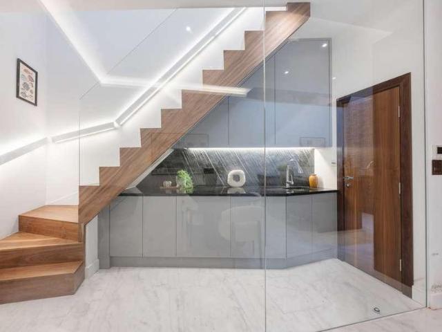 House for sale in Sandringham Community, Greater London