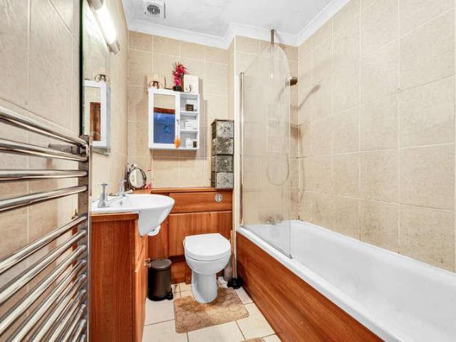 House for sale in Ashford Common, Lower Halliford