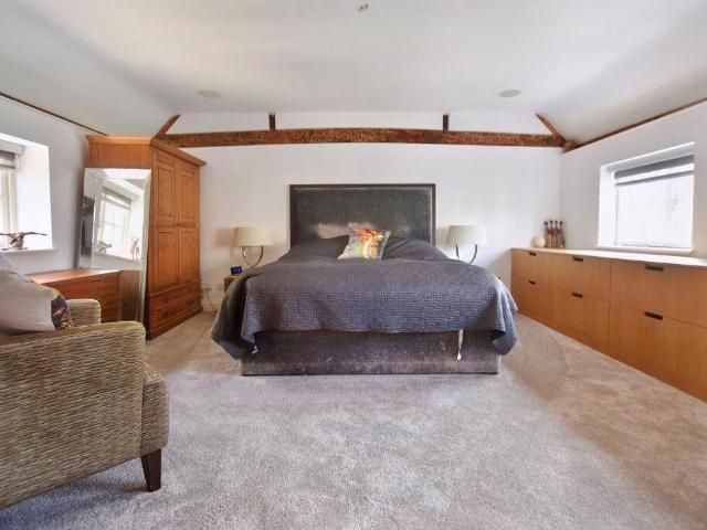 House for sale in Compton, Fole