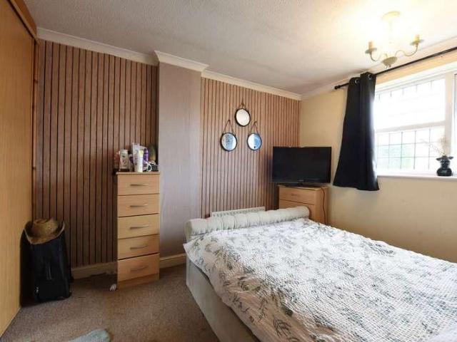 House for sale in Kingswinford, West Midlands