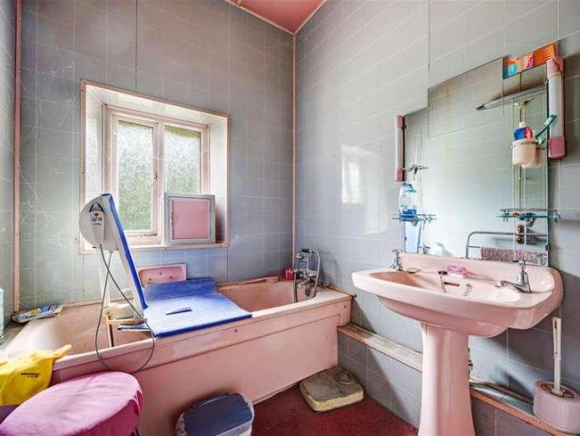 House for sale in Gressingham, Bare