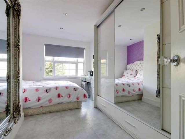 House for sale in Bush Hill Park, Greater London