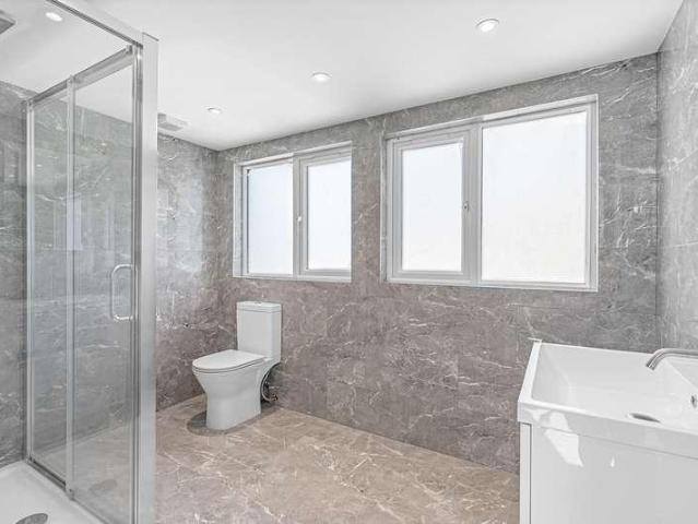 House for sale in Littleton Common, Lower Halliford