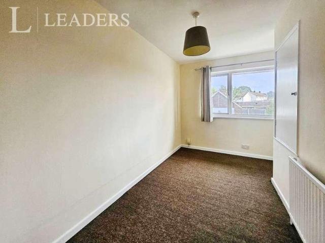 House for sale in Gossops Green, Crawley