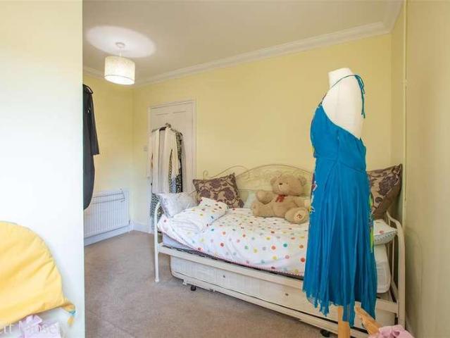 House for sale in Hillview, Surrey