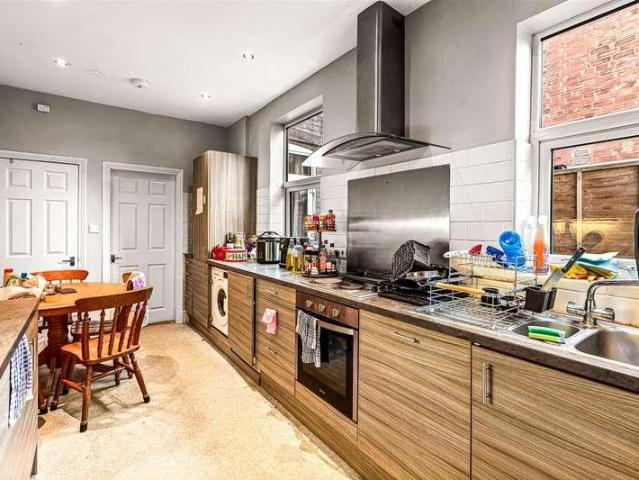 House for sale in Westcotes, Leicester