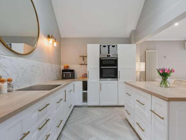 House for sale in Nork, Red Hill