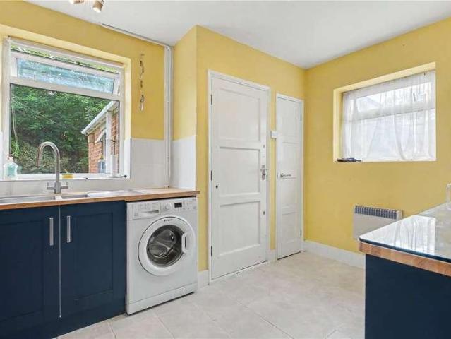 House for sale in Tuckswood, East Bank