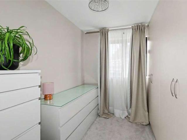 House for sale in Maybury Estate, Woking