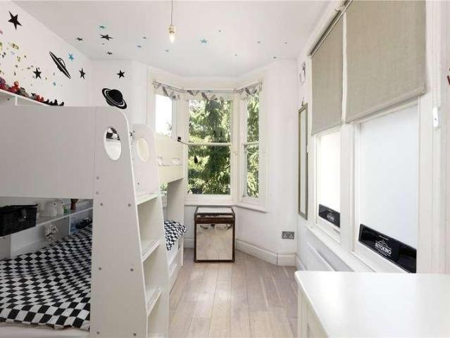 House for sale in Earlsfield, Greater London