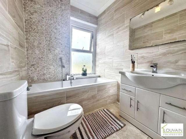 House for sale in Pontlottyn, Wales