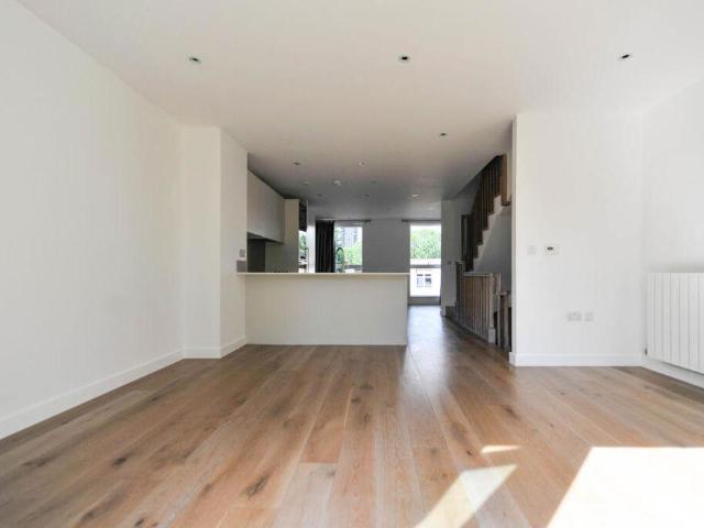 House for sale in Kidbrooke, Greater London