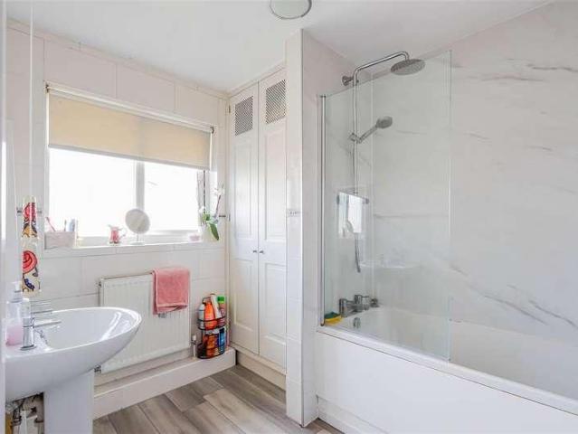 House for sale in Colcot, Barry