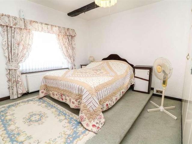 House for sale in Rotherham, Carr