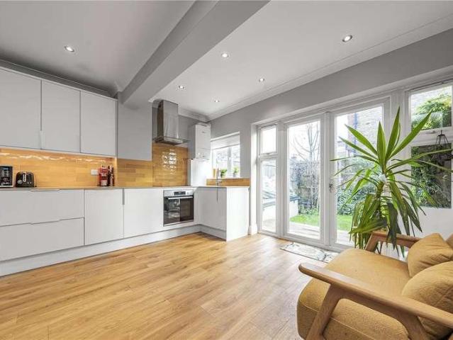 House for sale in New Malden, Greater London