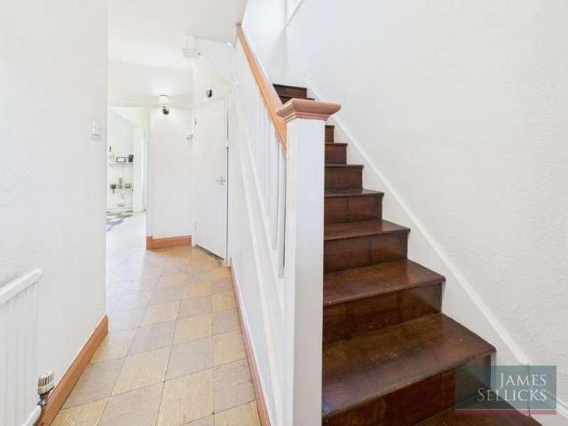House for sale in Elmfield, Leicestershire