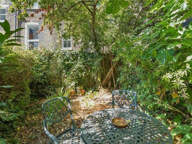 House for sale in Barnsbury, Greater London
