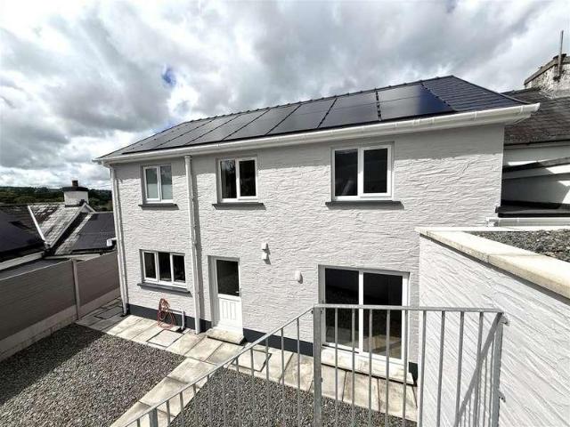 House for sale in Llanybydder, Wales