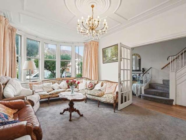 House for sale in Bowes, Bowes Park