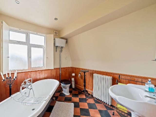 House for sale in Worcester Park, Greater London