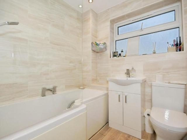 House for sale in Sheffield Lane Top, Firth Park