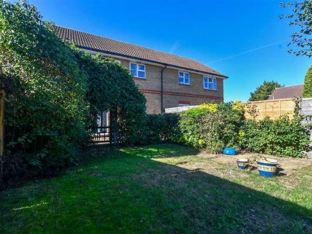 House for sale in Bridgefield, Ashford