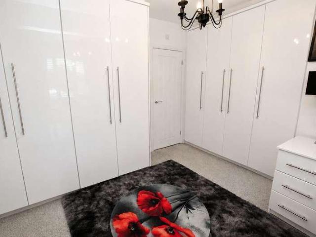 House for sale in Marland, Burnedge