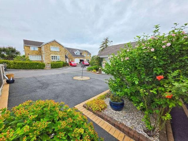 House for sale in Silkstone, South Yorkshire