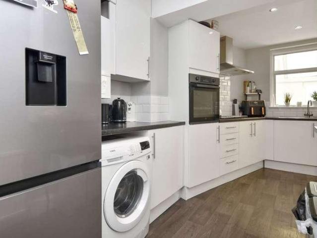House for sale in North Shoebury, Alton Barnes