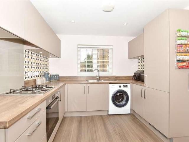 House for sale in Cheeseman's Green, Bridgefield