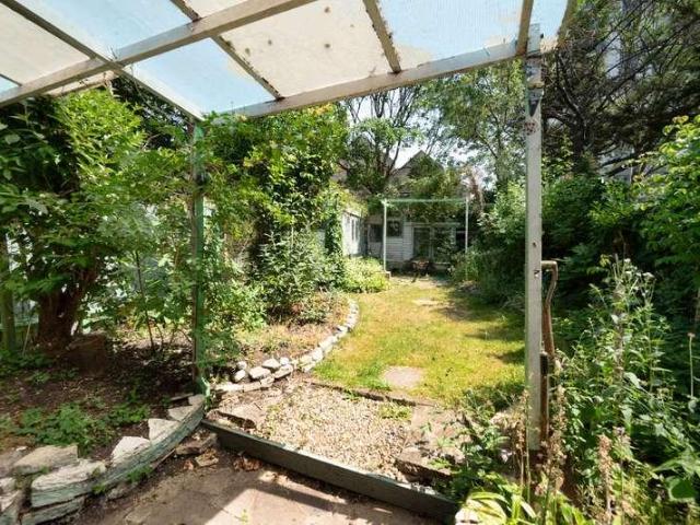 House for sale in Golders Green, Greater London