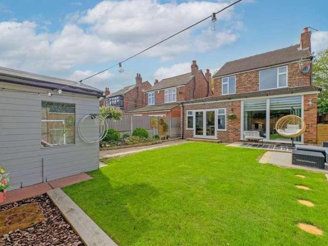 House for sale in Hood Manor, Warrington