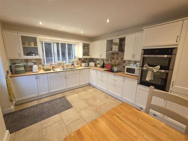 House for sale in Costhorpe, East Midlands