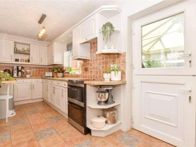 House for sale in Upper Deal, Ash