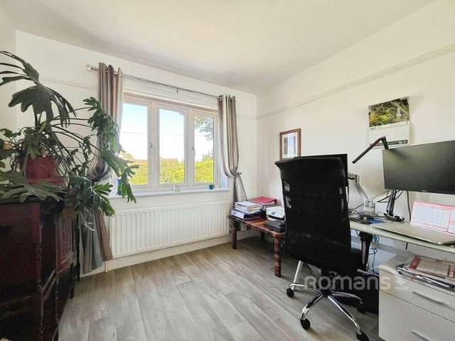 House for sale in Fole, Surrey