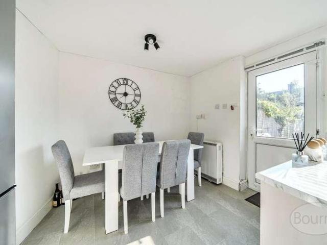 House for sale in Littlecote, West Sussex