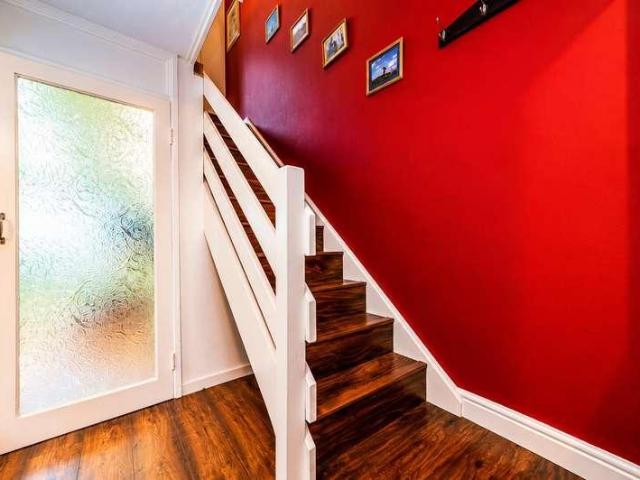 House for sale in Grovehill, Pouchen End