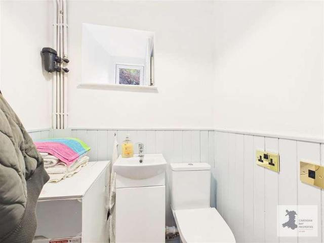 House for sale in Cwmpengraig, Wales