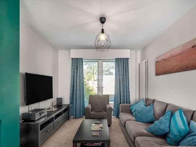 House for sale in London Borough of Hounslow, Feltham