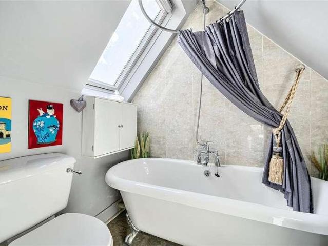 House for sale in Finchampstead