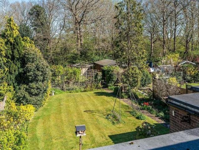 House for sale in Oxted, Hillview