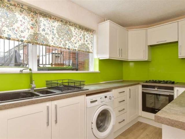 House for sale in Kings Farm, Hamerton