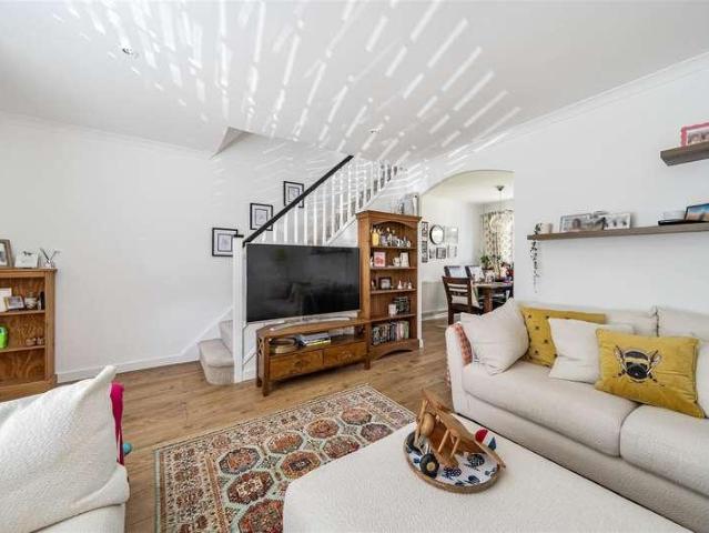 House for sale in Middlecroft, Hampshire