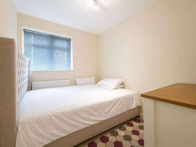 House for sale in Ponders End, Greater London