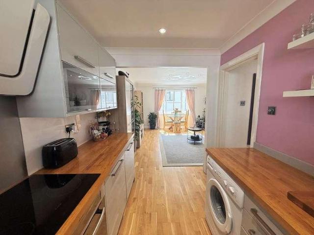 House for sale in Round Hill, Brighton & Hove