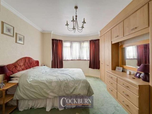 House for sale in South End, Greater London