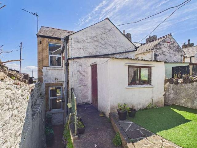 House for sale in Cadoxton, Barry